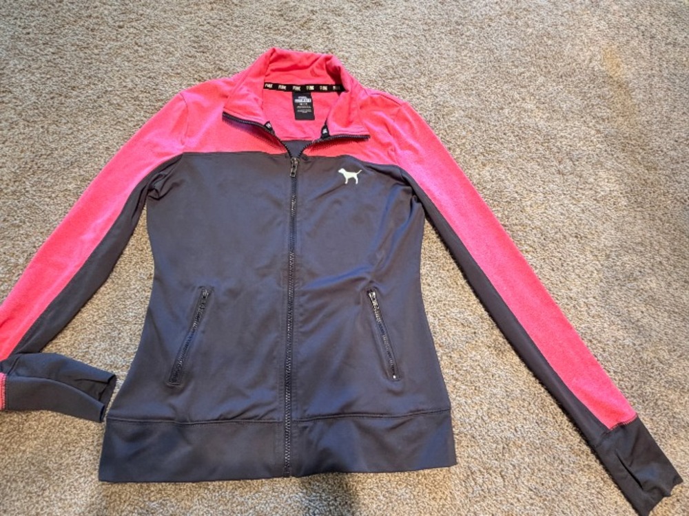 VS Pink Lightweight Performance Jacket – XS